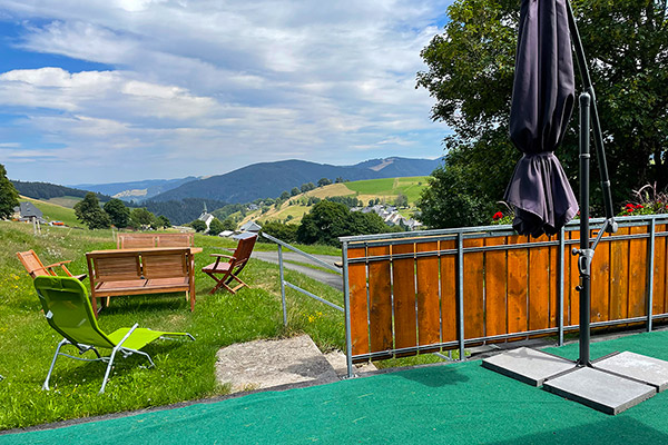 Ferienwohnung 1: Außenbereich mit Sitzecke