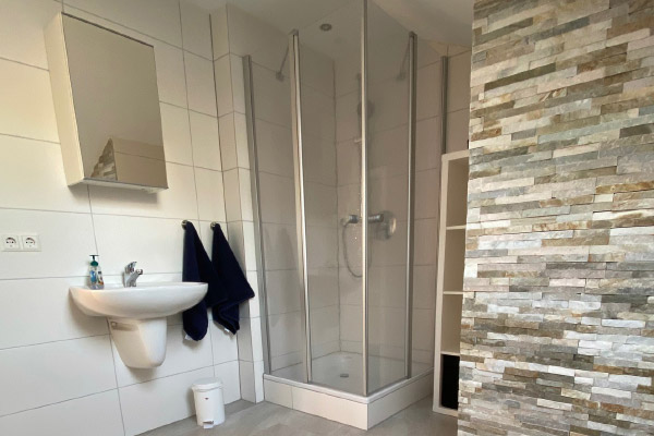 Ferienwohnung 2: Badezimmer obere Etage