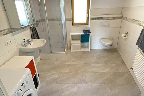 Ferienwohnung 2: Badezimmer untere Etage